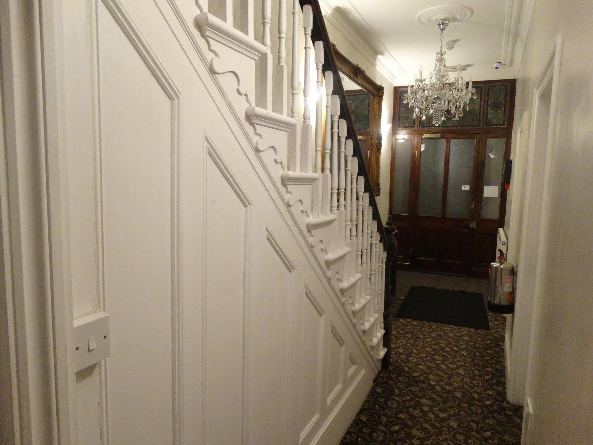 كارديف Number One Hundred Bed And Breakfast المظهر الخارجي الصورة